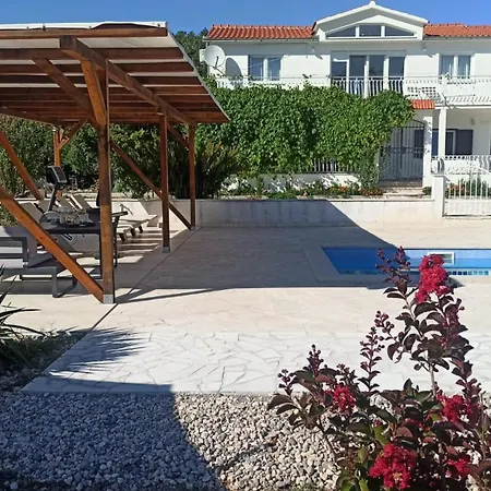 House Mila Βίλα *